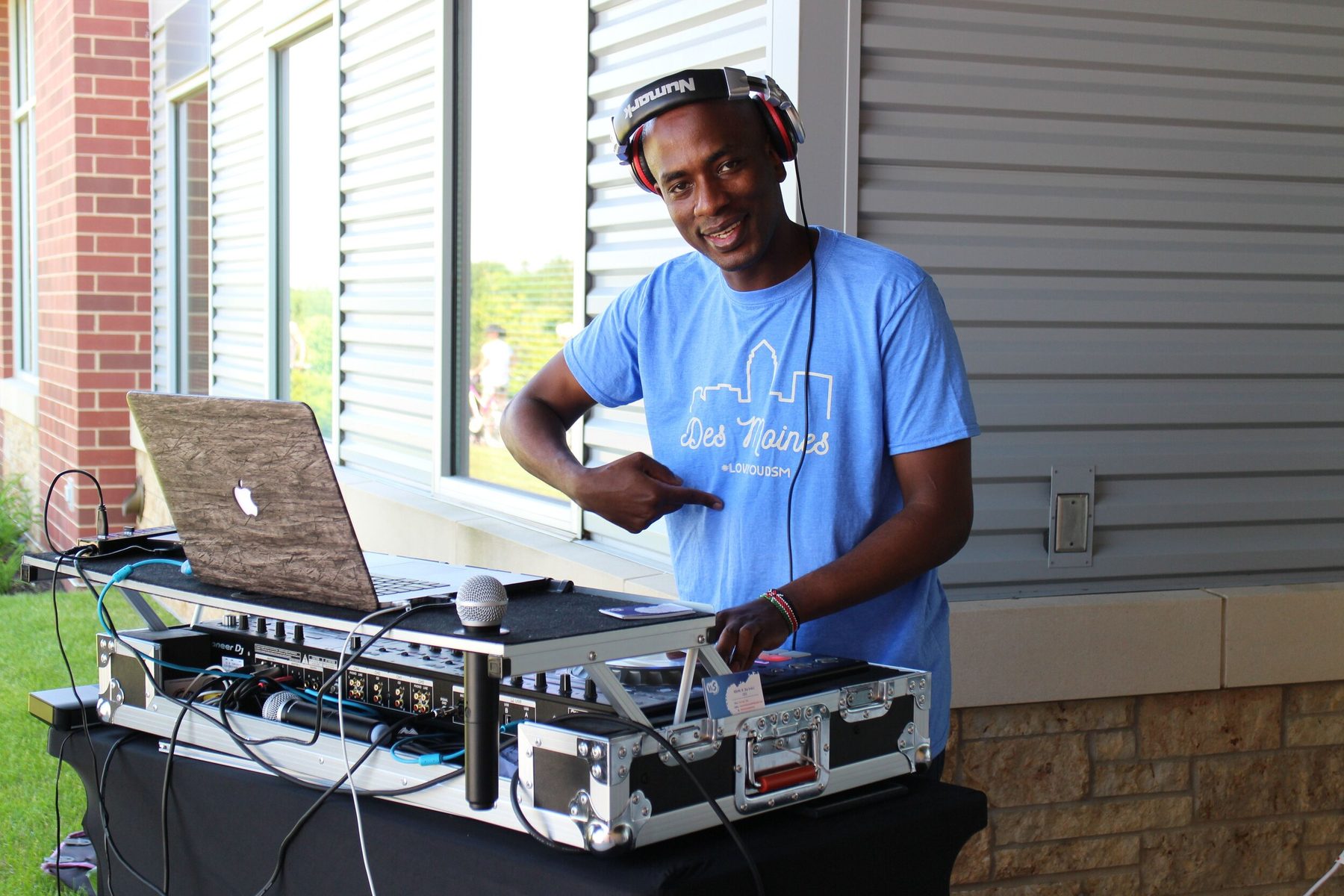 A volunteer helping at an event